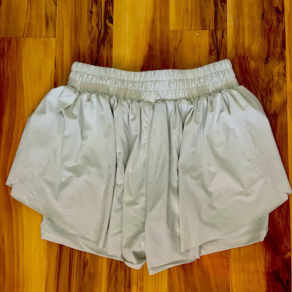 Trending running shorts - white - Small - breathable - flowy